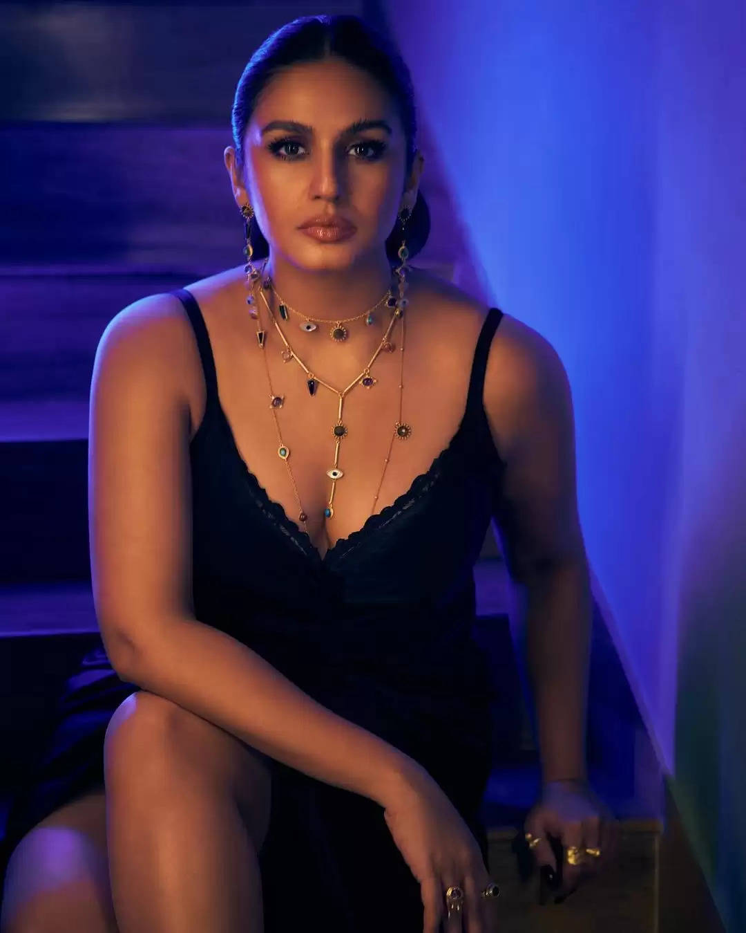 Photos Huma Qureshi Flaunts Her Toned Legs Wearing A Thigh Slit Gown See Here