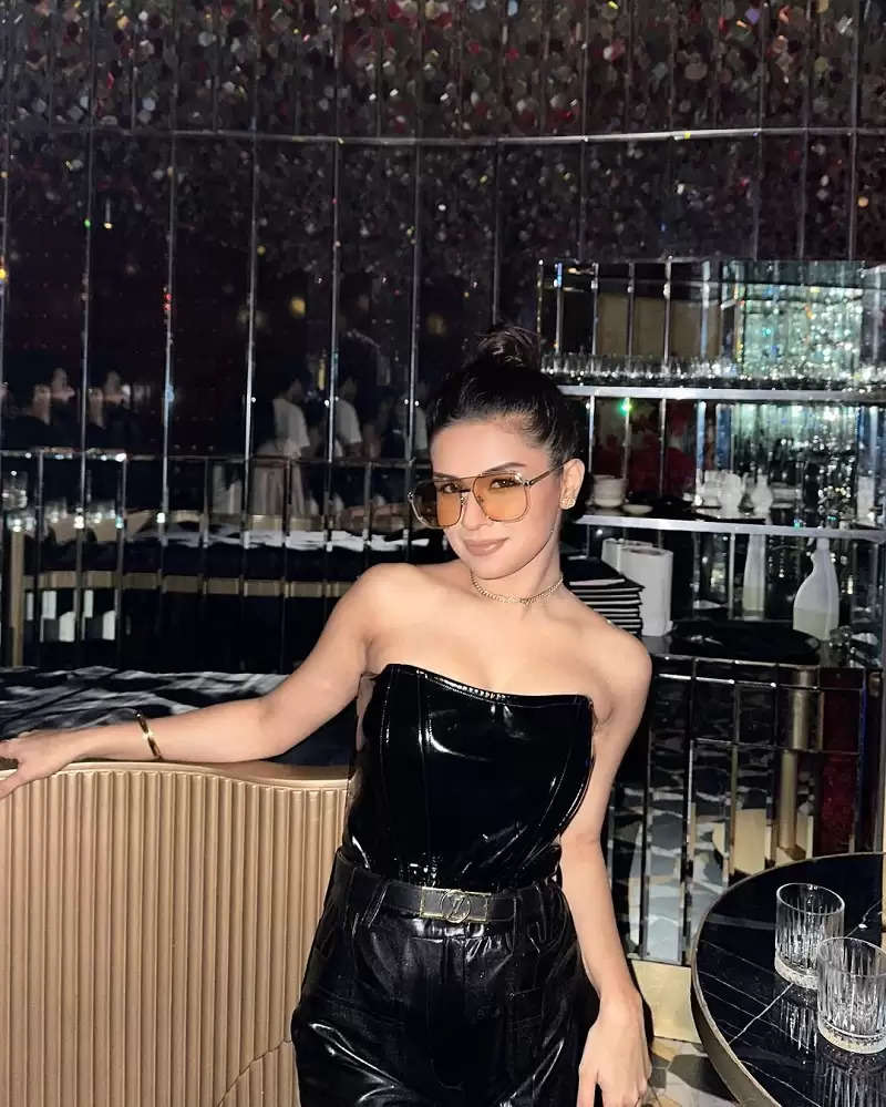 Photo Gallery: Avneet Kaur wreaked havoc in a black leather outfit, see ...
