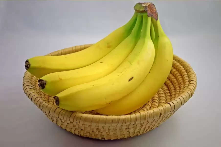 banana-side-effects-eating-a-banana-at-night-is-dangerous-for-health