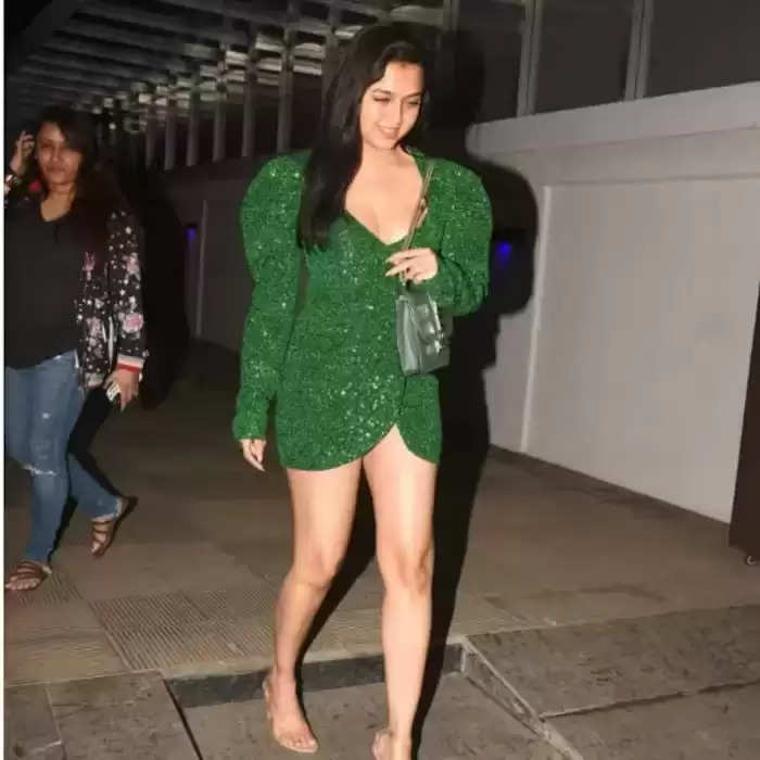 Photos: Tejaswi Prakash showed her hot figure in a green mini-dress ...