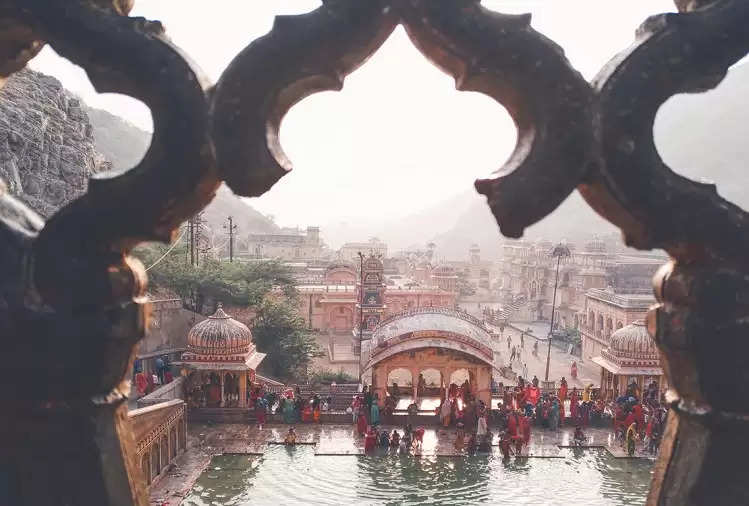 travel-tips-the-water-of-this-pool-of-jaipur-never-dries-up-salvation