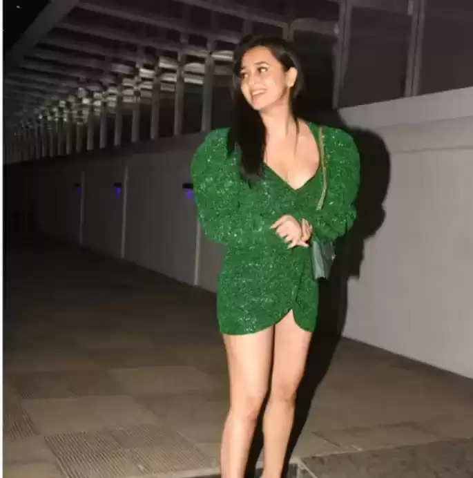 Photos: Tejaswi Prakash showed her hot figure in a green mini-dress ...