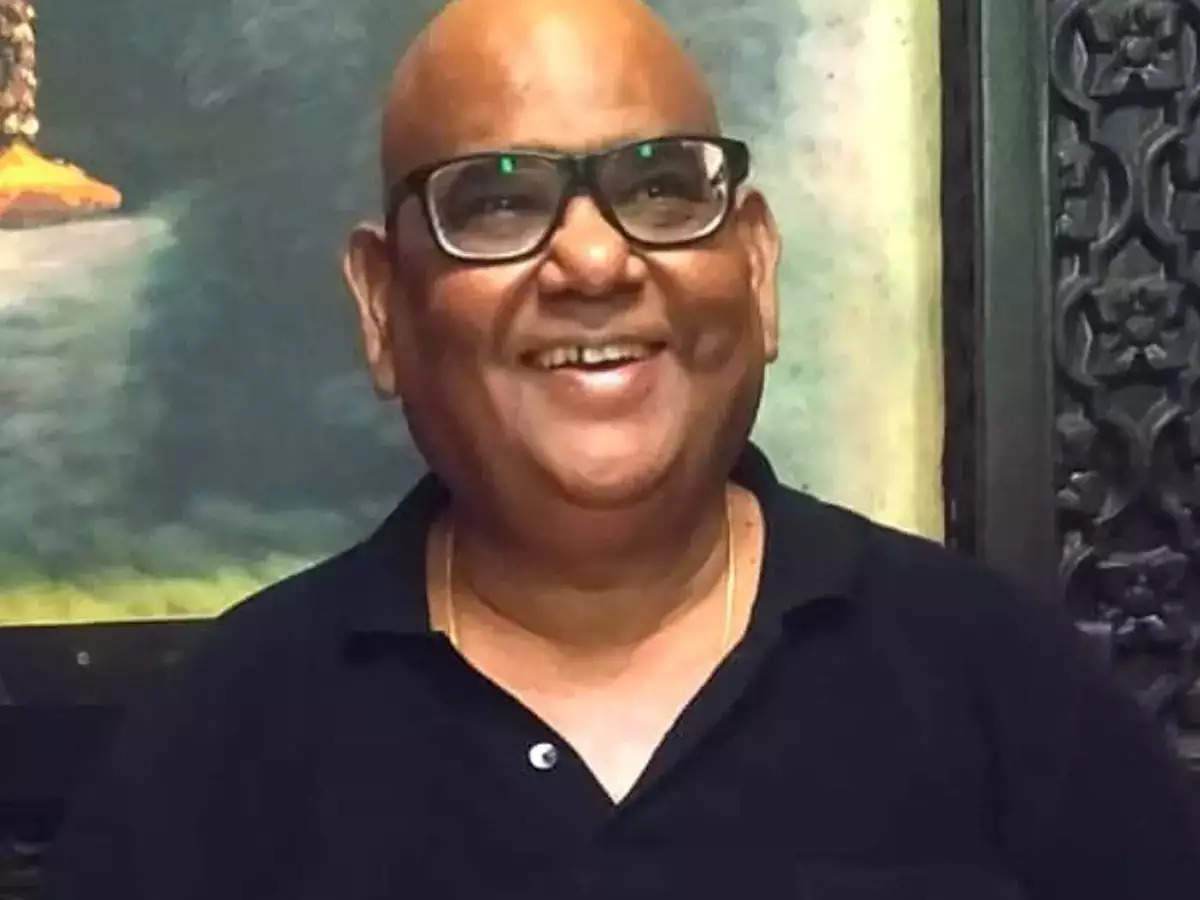 Satish Kaushik Passes Away: When The Mountain Of Sorrows Was Broken On ...