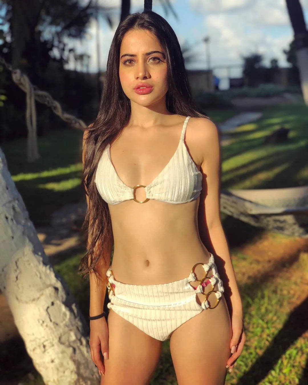 Photos Urfi Javed Shares Hot And Bold Photos In Bikini See Tv Actress S Glamorous Looks Go