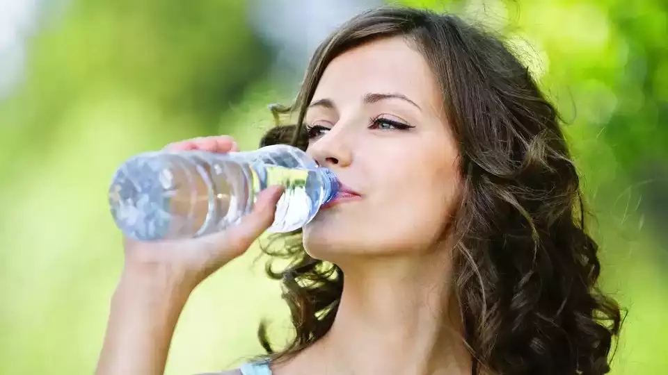 weight-loss-does-drinking-water-reduce-weight-know-the-right-time-and