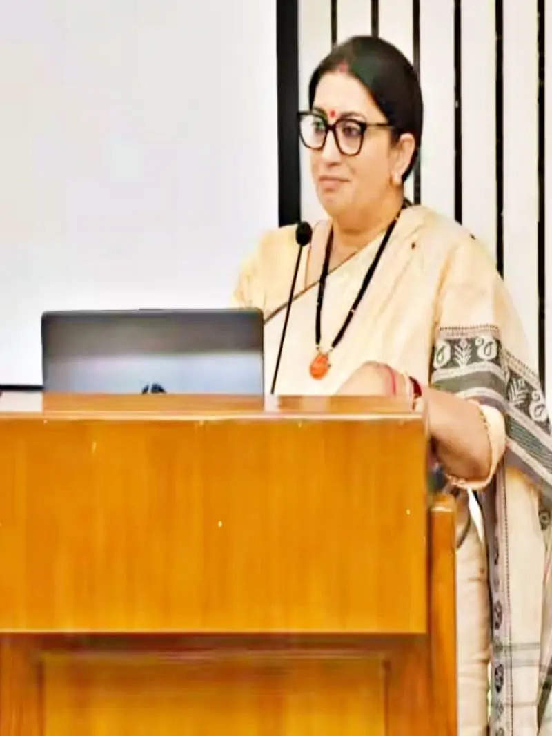 Minister Smriti Irani Showed Teaching Skills