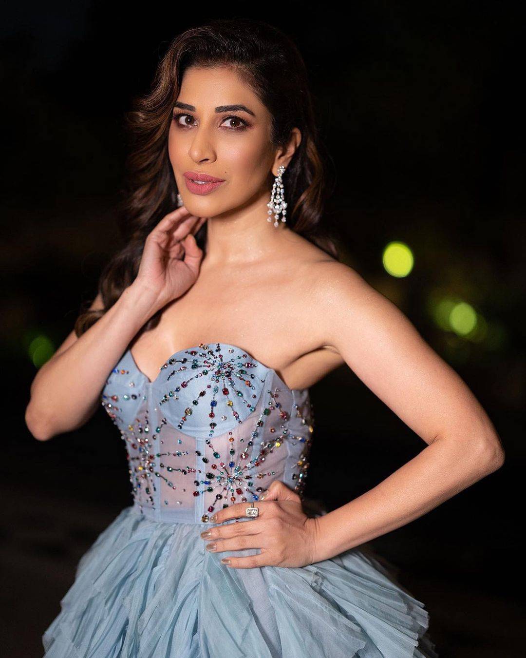 Sophie Choudry's birthday: Know about actress, and singer career and ...